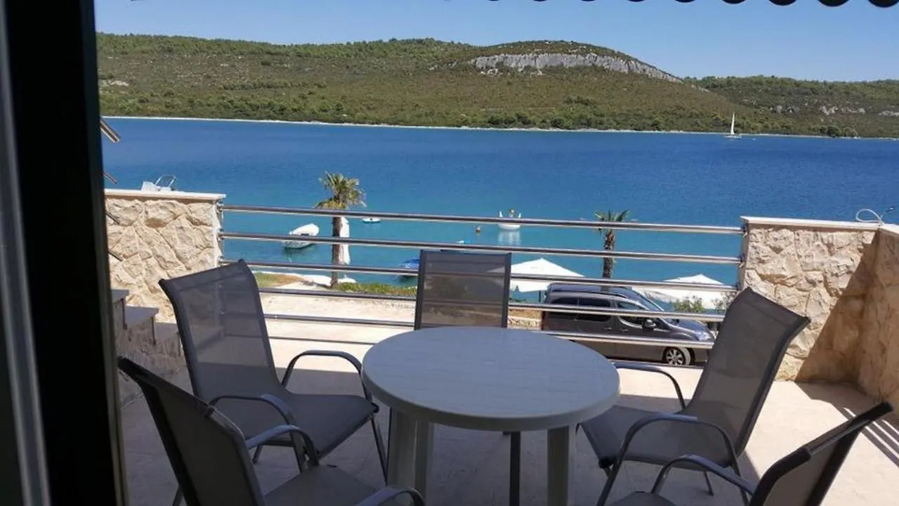 Apartments By The Sea Cove Mala Lamjana, Ugljan - 21182 Kali Croatia
