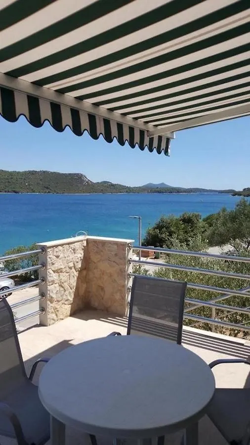 Apartments By The Sea Cove Mala Lamjana, Ugljan - 21182 Kali